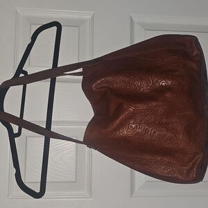 Elegant Embossed Leather Shoulder Bag